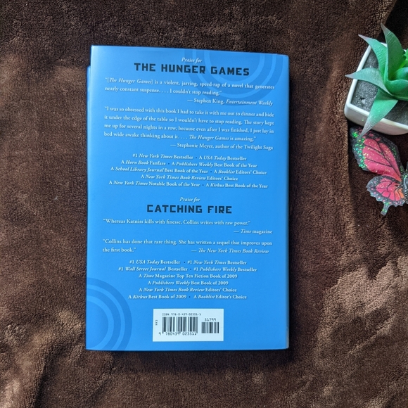 Mockingjay by Suzanne Collins - Picture 3 of 5